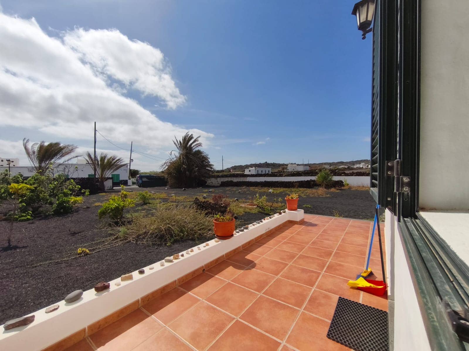 2 soveværelse Finca/Landehus til salg i Orzola med garage - € 440.000 (Ref: 8962068)