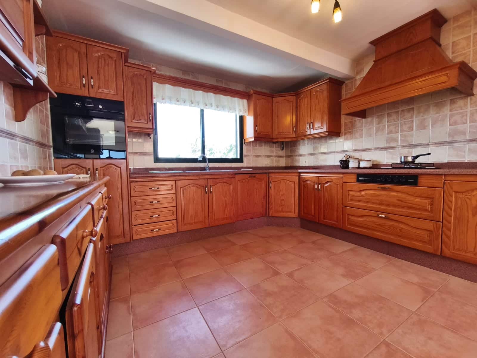 2 soveværelse Finca/Landehus til salg i Orzola med garage - € 440.000 (Ref: 8962068)