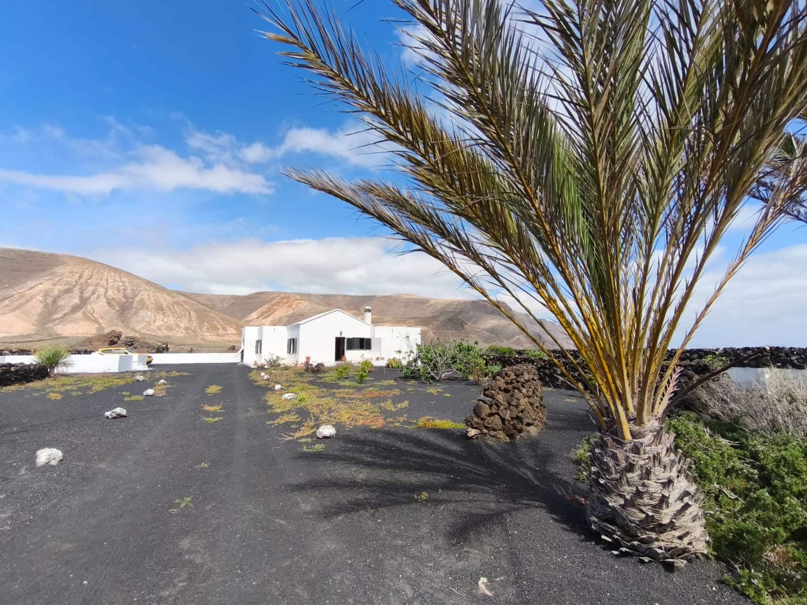 2 soveværelse Finca/Landehus til salg i Orzola med garage - € 440.000 (Ref: 8962068)