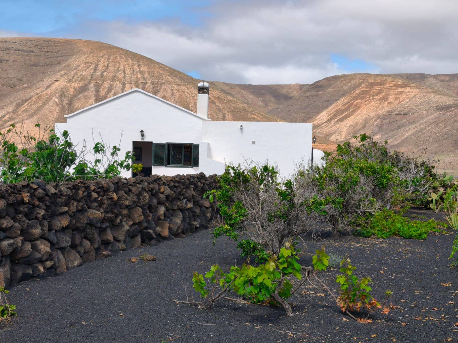 2 soveværelse Finca/Landehus til salg i Orzola med garage - € 440.000 (Ref: 8962068)