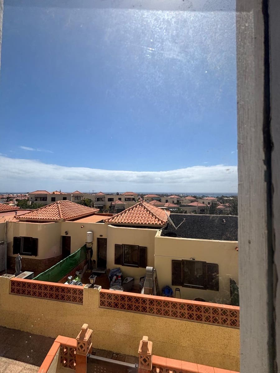 3 soveværelse Rækkehus til salg i Caleta de Fuste med swimmingpool - € 249.000 (Ref: 9030700)