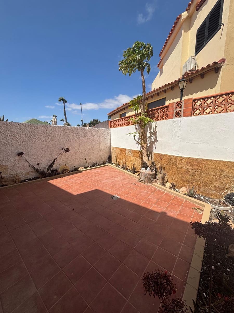 3 soveværelse Rækkehus til salg i Caleta de Fuste med swimmingpool - € 249.000 (Ref: 9030700)