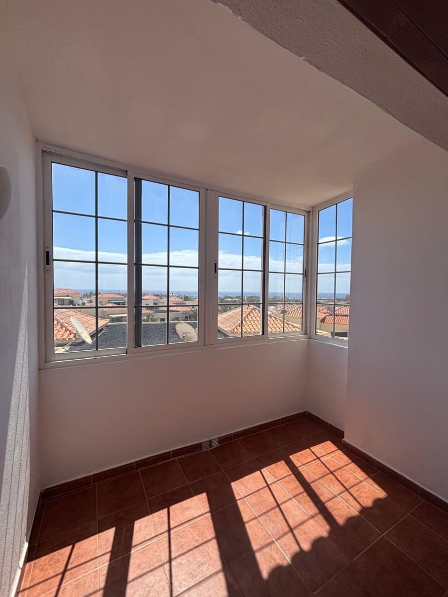 3 soveværelse Rækkehus til salg i Caleta de Fuste med swimmingpool - € 249.000 (Ref: 9030700)