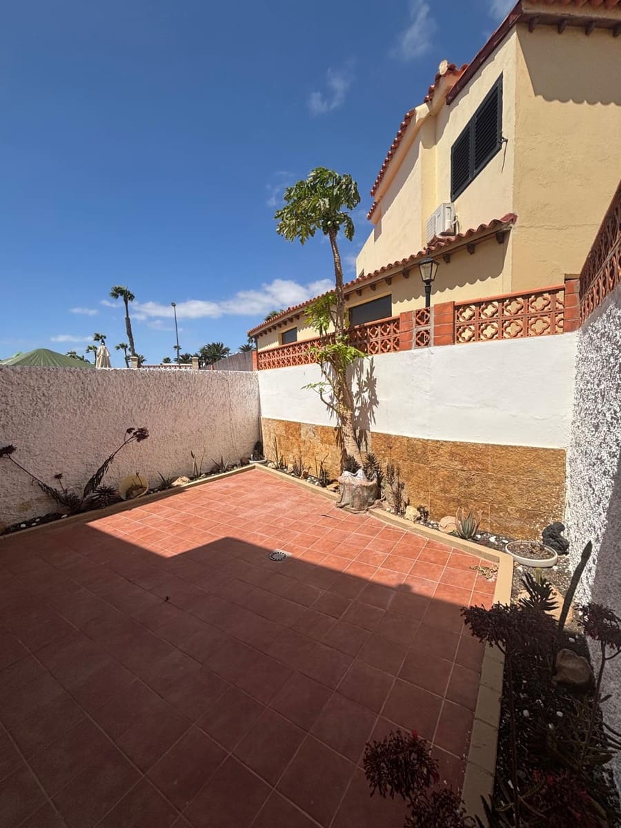 3 soveværelse Rækkehus til salg i Caleta de Fuste med swimmingpool - € 249.000 (Ref: 9030700)