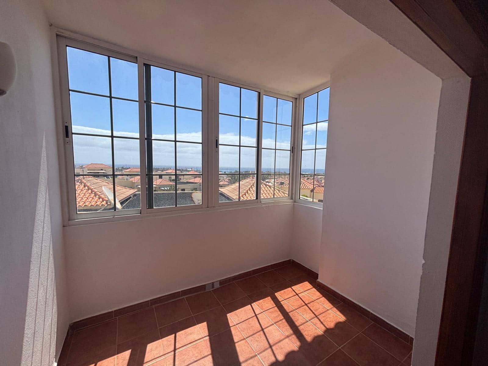 3 soveværelse Rækkehus til salg i Caleta de Fuste med swimmingpool - € 249.000 (Ref: 9030700)