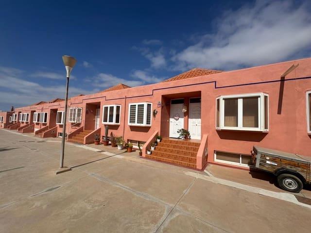 3 soveværelse Rækkehus til salg i Costa de Antigua, Antigua med swimmingpool - € 189.000 (Ref: 9150865)