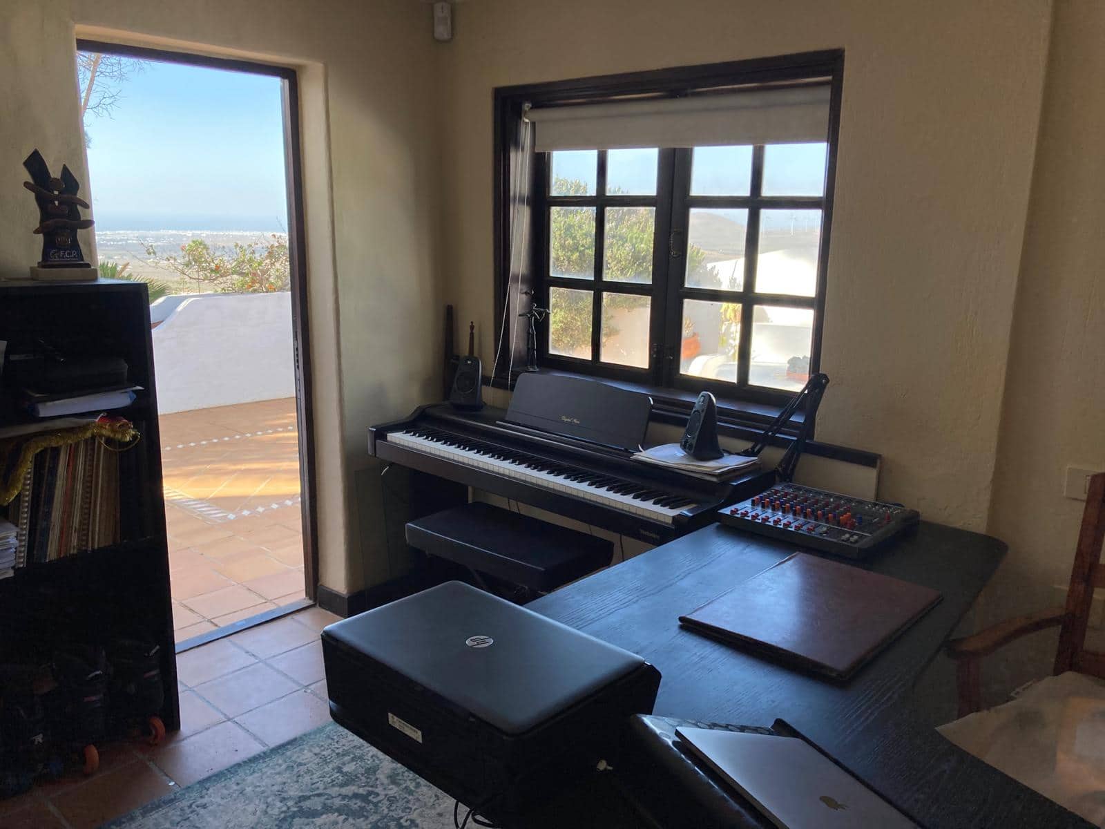 4 soveværelse Villa til salg i Nazaret med garage - € 690.000 (Ref: 9191599)