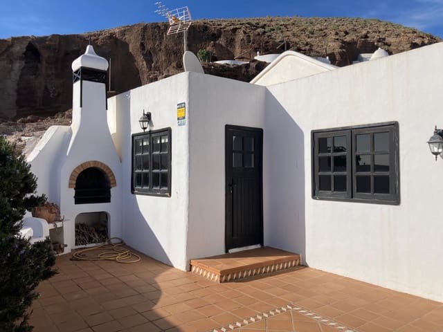4 soveværelse Villa til salg i Nazaret, Teguise med garage - € 690.000 (Ref: 9191599)