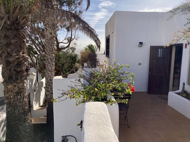 4 soveværelse Villa til salg i Nazaret, Teguise med garage - € 690.000 (Ref: 9191599)