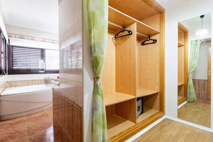 4 bedroom Villa for sale in Nazaret with pool garage - € 550,000 (Ref: 9191731)