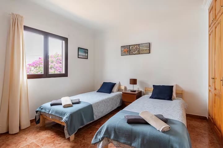 4 bedroom Villa for sale in Nazaret with pool garage - € 550,000 (Ref: 9191731)