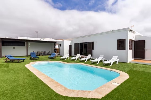 4 soveværelse Villa til salg i Nazaret, Teguise med swimmingpool garage - € 550.000 (Ref: 9191731)