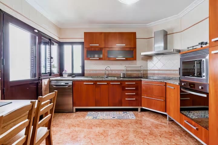 4 bedroom Villa for sale in Nazaret with pool garage - € 550,000 (Ref: 9191731)