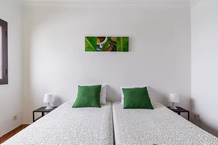 4 bedroom Villa for sale in Nazaret with pool garage - € 550,000 (Ref: 9191731)