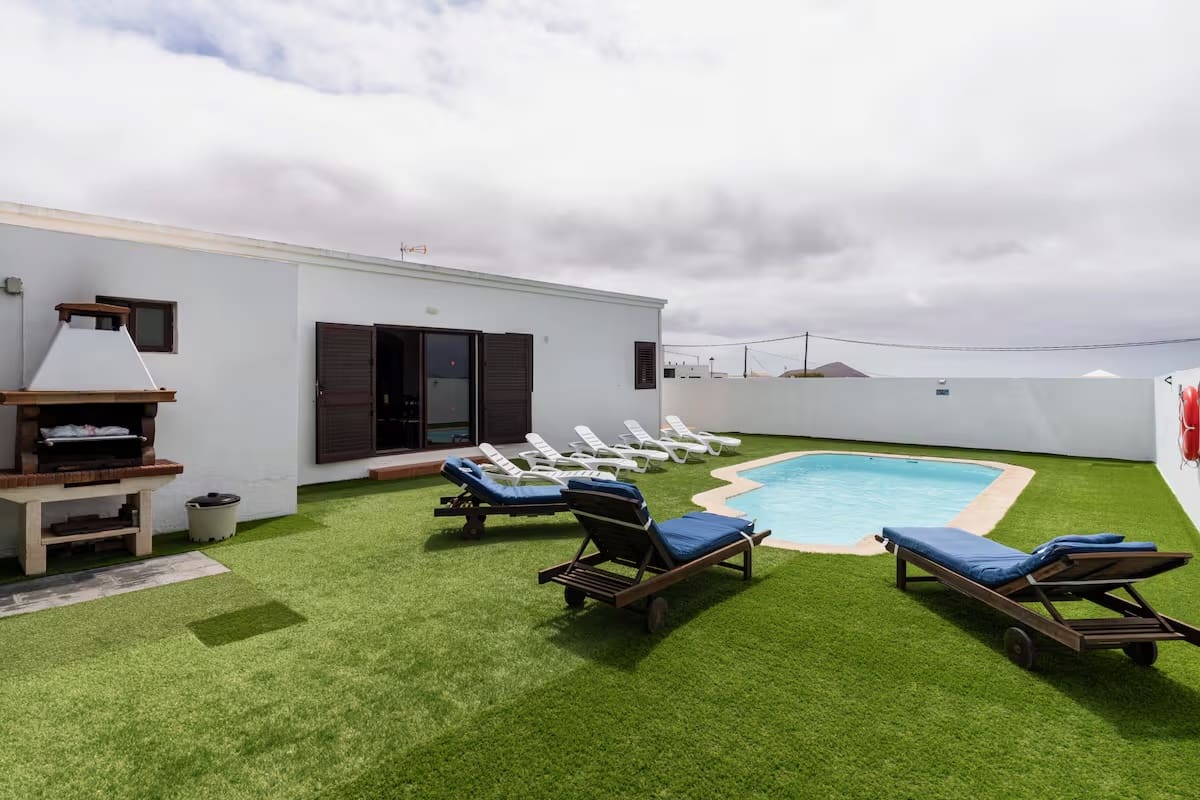 4 bedroom Villa for sale in Nazaret with pool garage - € 550,000 (Ref: 9191731)