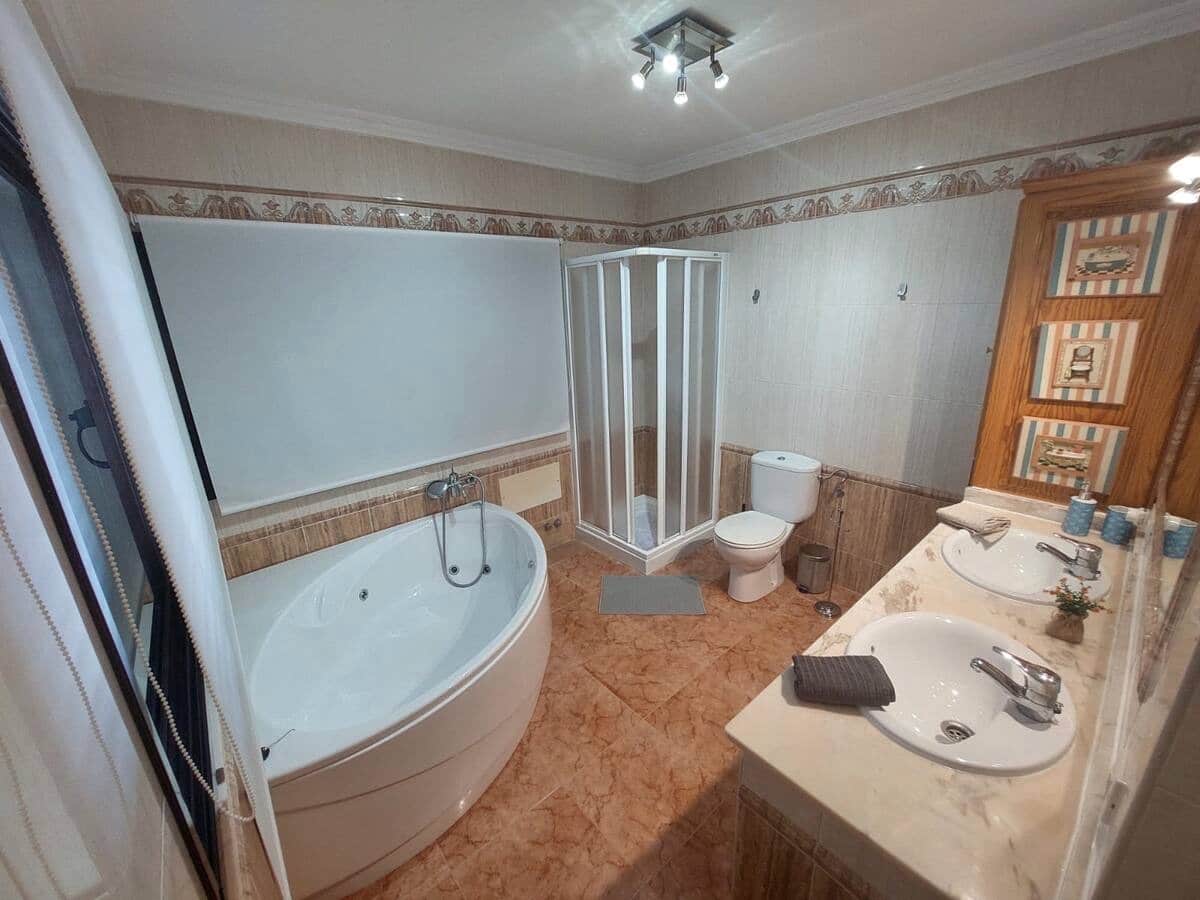 4 bedroom Villa for sale in Nazaret with pool garage - € 550,000 (Ref: 9191731)