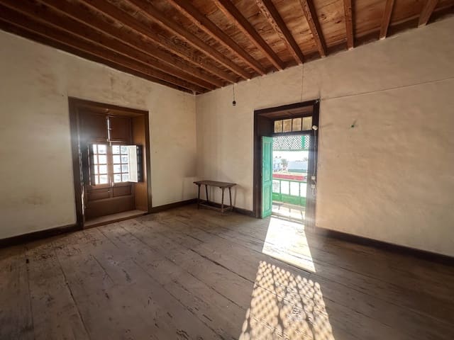 4 bedroom Townhouse for sale in Teguise - € 330,000 (Ref: 9282701)