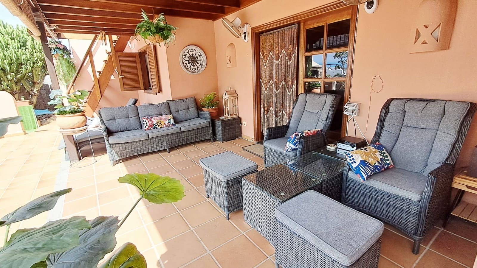 4 soveværelse Villa til salg i Yaiza med swimmingpool garage - € 680.000 (Ref: 9331733)