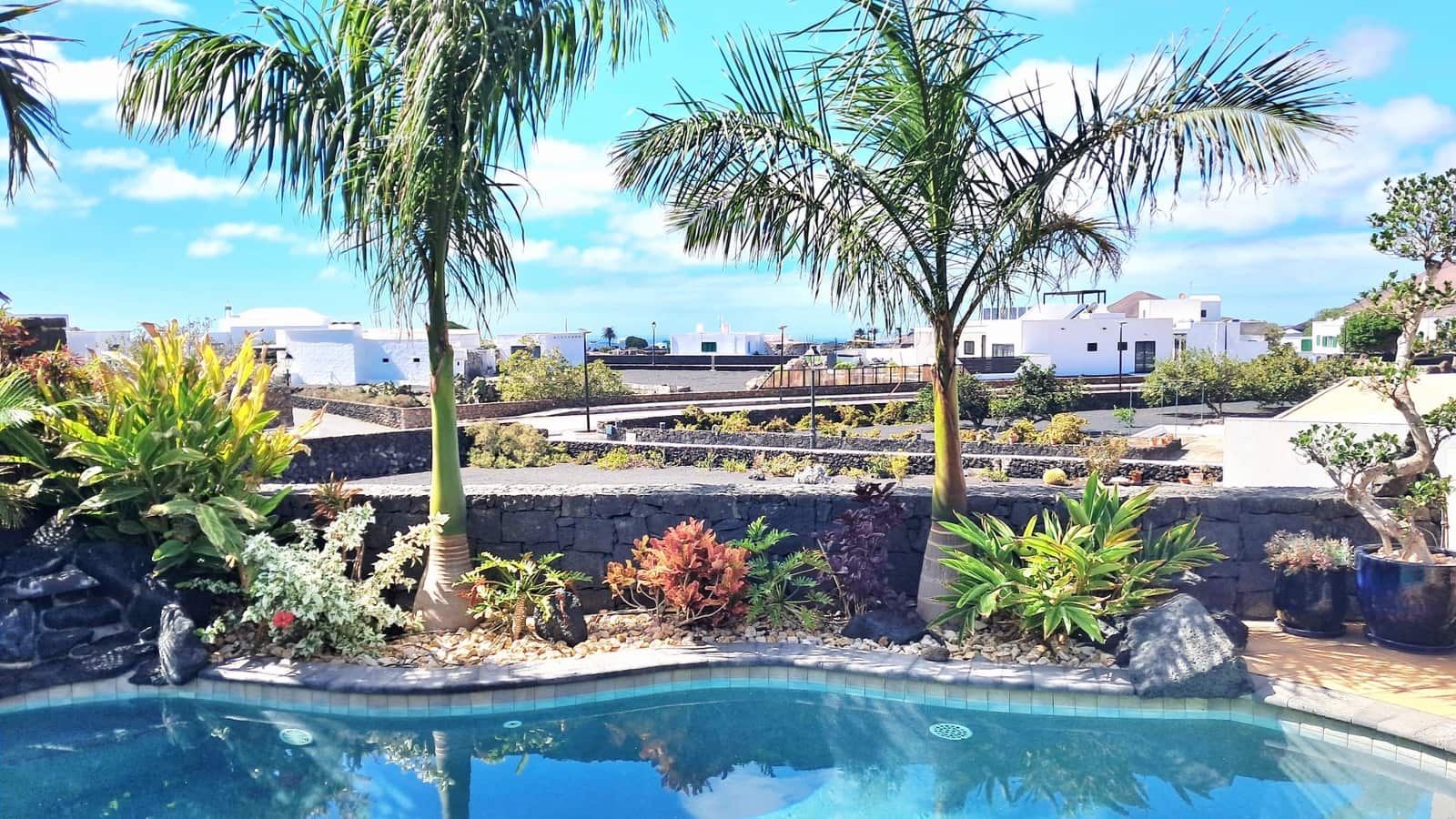 4 soveværelse Villa til salg i Yaiza med swimmingpool garage - € 680.000 (Ref: 9331733)