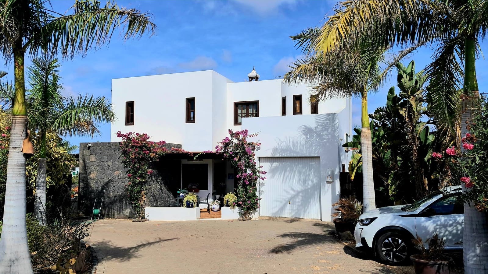 4 soveværelse Villa til salg i Yaiza med swimmingpool garage - € 680.000 (Ref: 9331733)