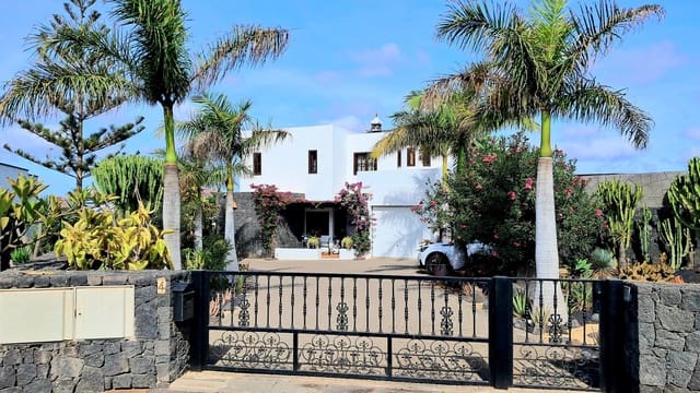 4 chambre Villa/Maison à vendre à Yaiza avec piscine garage - 680 000 € (Ref: 9331733)