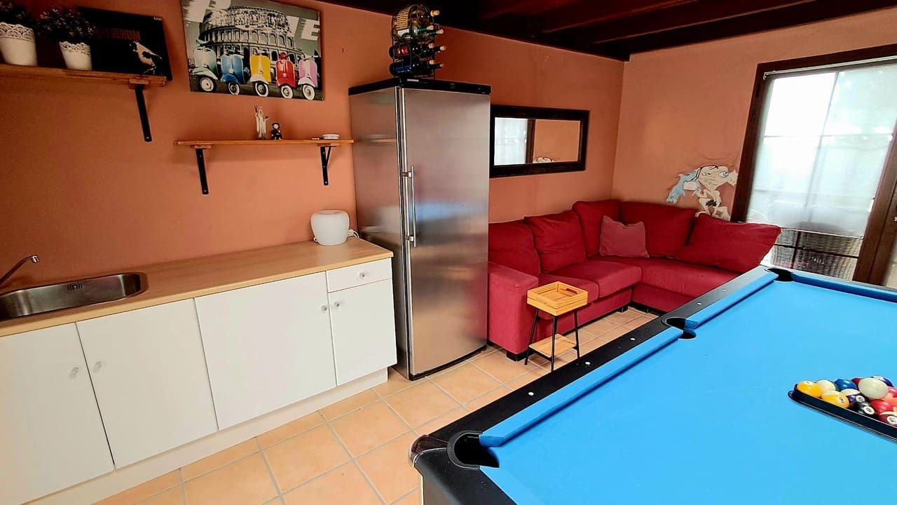 4 soveværelse Villa til salg i Yaiza med swimmingpool garage - € 680.000 (Ref: 9331733)