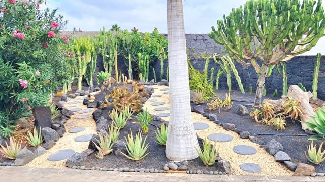 4 soveværelse Villa til salg i Yaiza med swimmingpool garage - € 680.000 (Ref: 9331733)