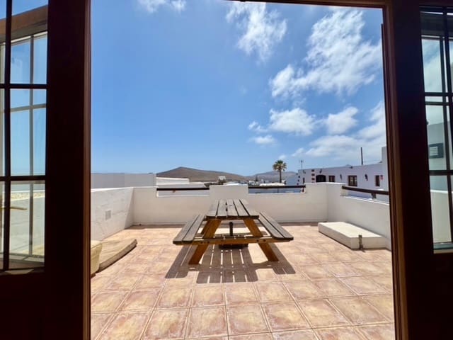 5 soveværelse Finca/Landehus til salg i Nazaret, Teguise med swimmingpool - € 695.000 (Ref: 9386280)