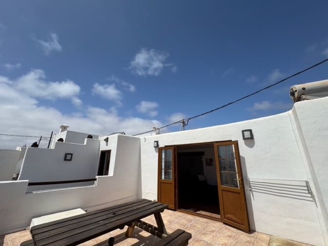 5 soveværelse Finca/Landehus til salg i Nazaret, Teguise med swimmingpool - € 695.000 (Ref: 9386280)