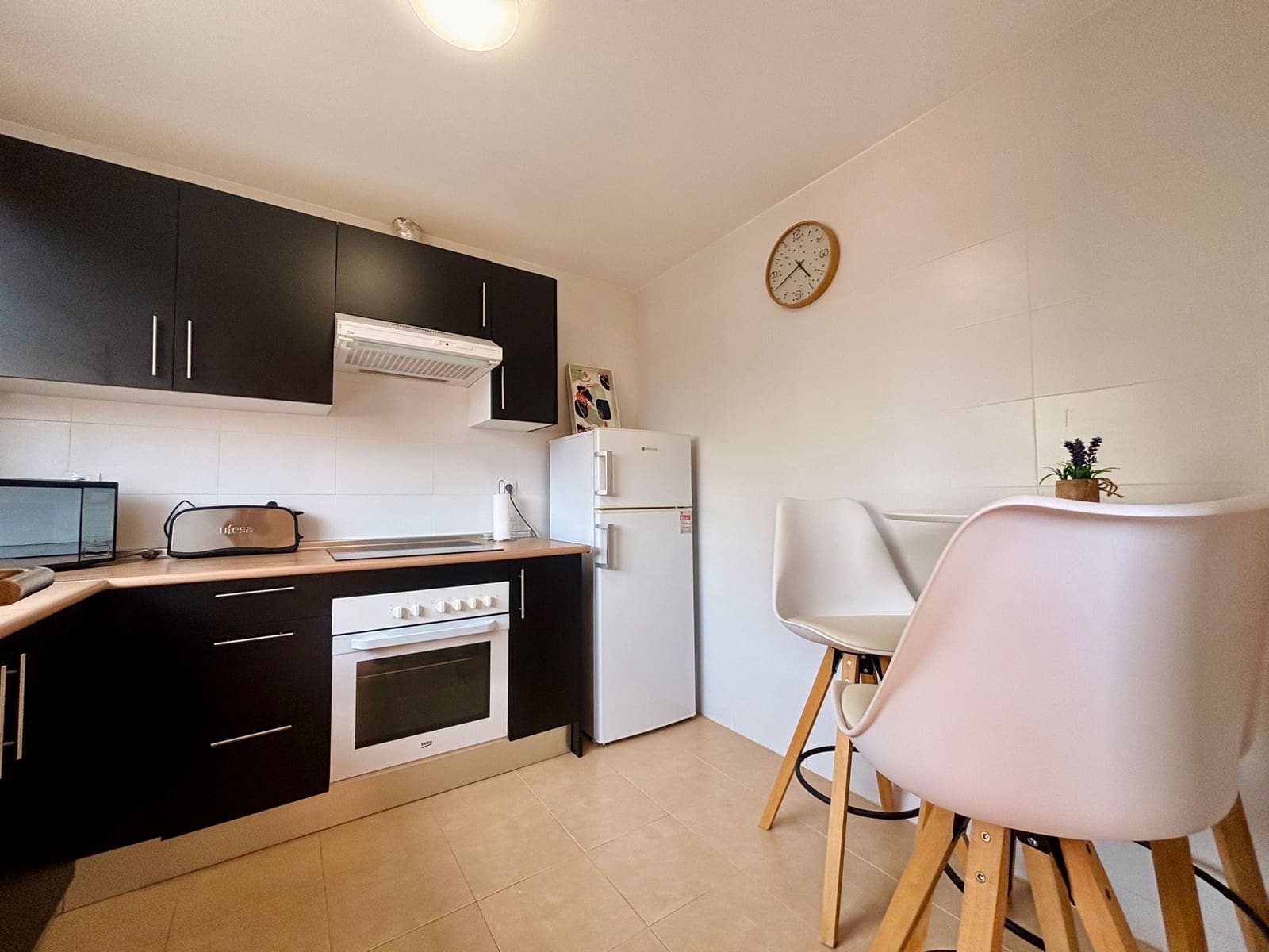 3 slaapkamer Rijtjeshuis te koop in Costa de Antigua met garage - € 240.000 (Ref: 9436426)