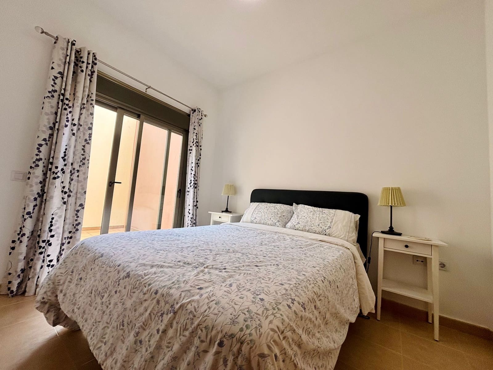 3 slaapkamer Rijtjeshuis te koop in Costa de Antigua met garage - € 240.000 (Ref: 9436426)