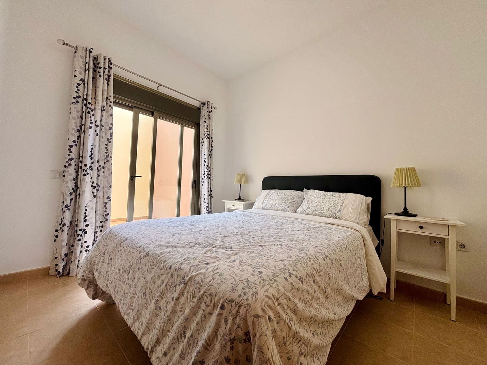 3 slaapkamer Rijtjeshuis te koop in Costa de Antigua met garage - € 240.000 (Ref: 9436426)