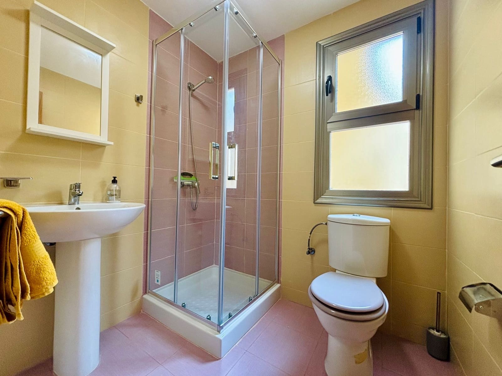 3 slaapkamer Rijtjeshuis te koop in Costa de Antigua met garage - € 240.000 (Ref: 9436426)