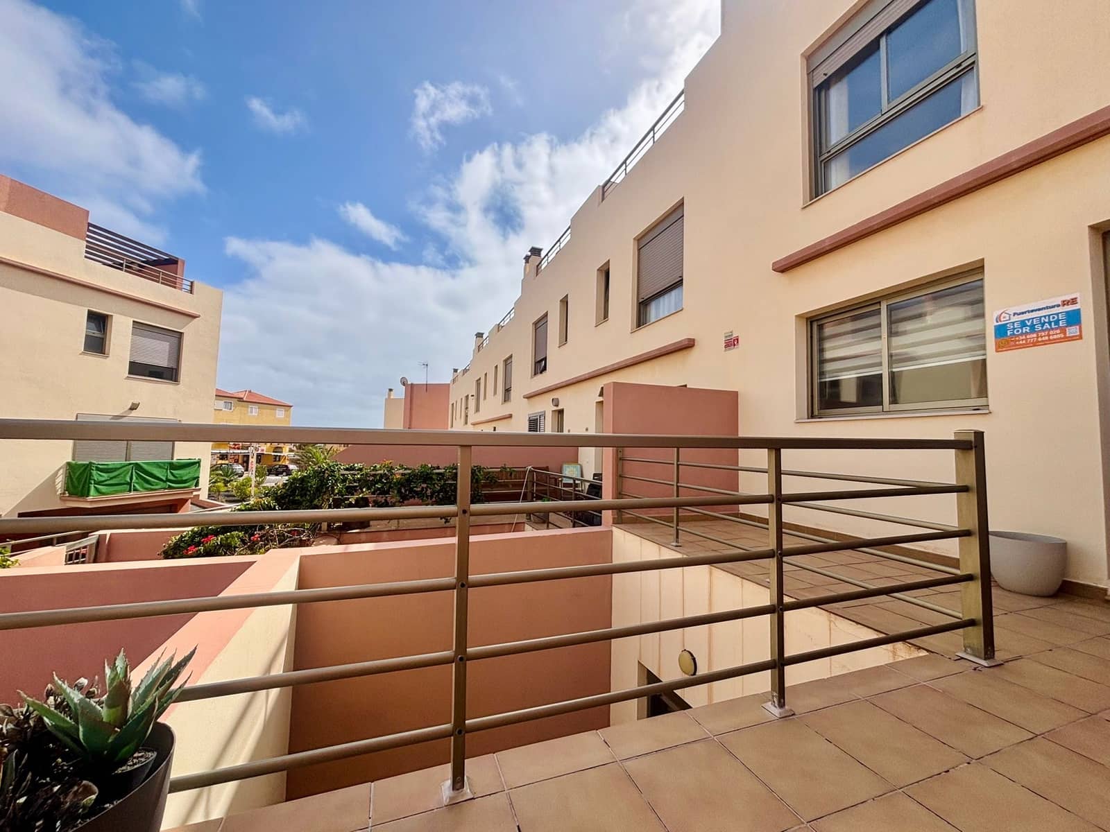 3 slaapkamer Rijtjeshuis te koop in Costa de Antigua met garage - € 240.000 (Ref: 9436426)