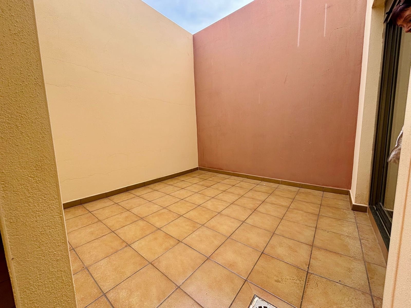 3 slaapkamer Rijtjeshuis te koop in Costa de Antigua met garage - € 240.000 (Ref: 9436426)