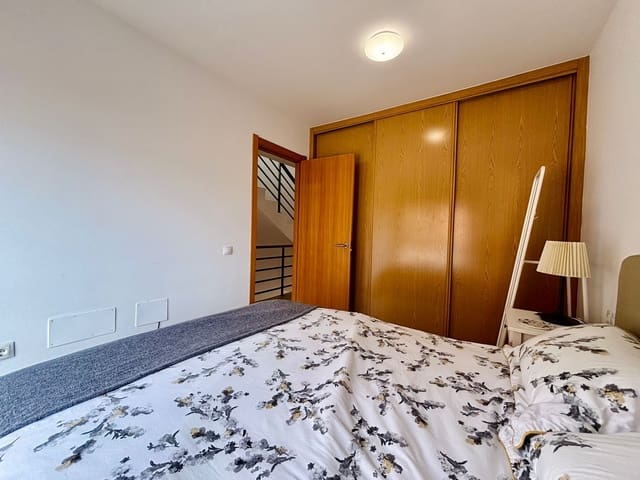 3 Zimmer Reihenhaus zu verkaufen in Costa de Antigua, Antigua mit Garage - 240.000 € (Ref: 9436426)