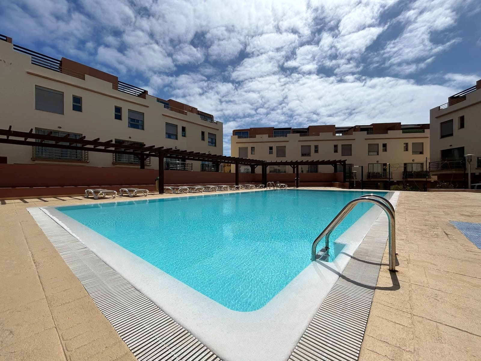 3 slaapkamer Rijtjeshuis te koop in Costa de Antigua met garage - € 240.000 (Ref: 9436426)