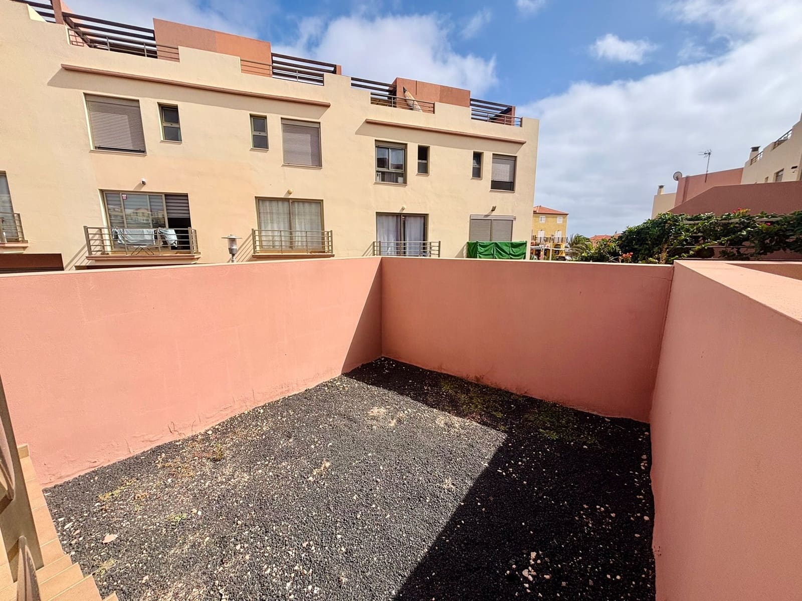 3 slaapkamer Rijtjeshuis te koop in Costa de Antigua met garage - € 240.000 (Ref: 9436426)