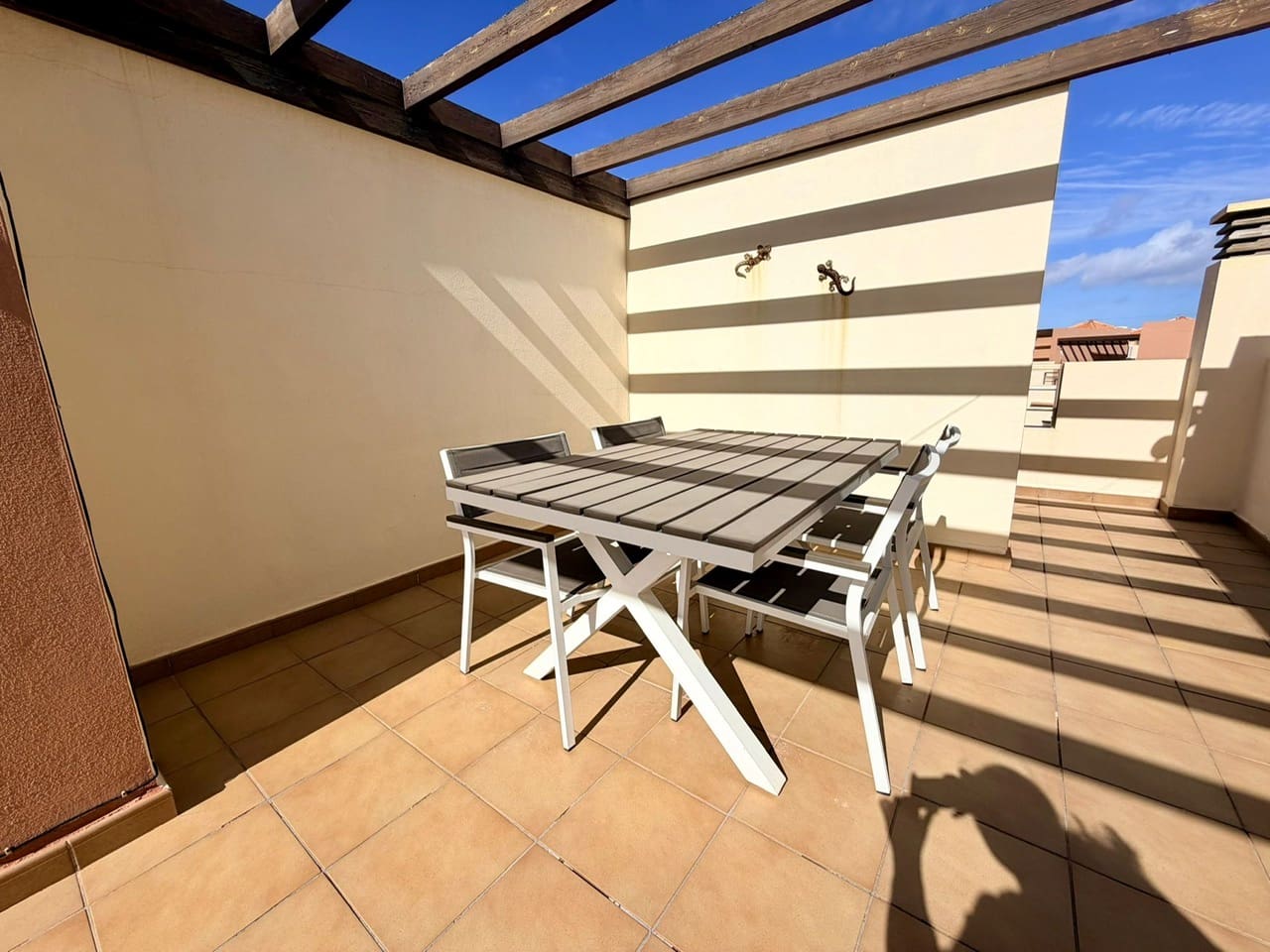 3 slaapkamer Rijtjeshuis te koop in Costa de Antigua met garage - € 240.000 (Ref: 9436426)