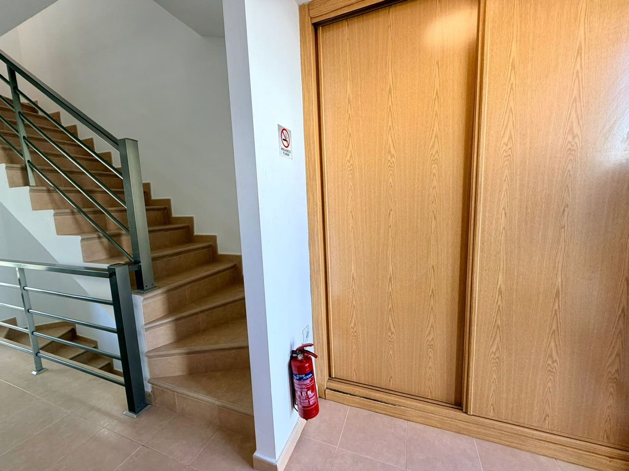 3 slaapkamer Rijtjeshuis te koop in Costa de Antigua met garage - € 240.000 (Ref: 9436426)