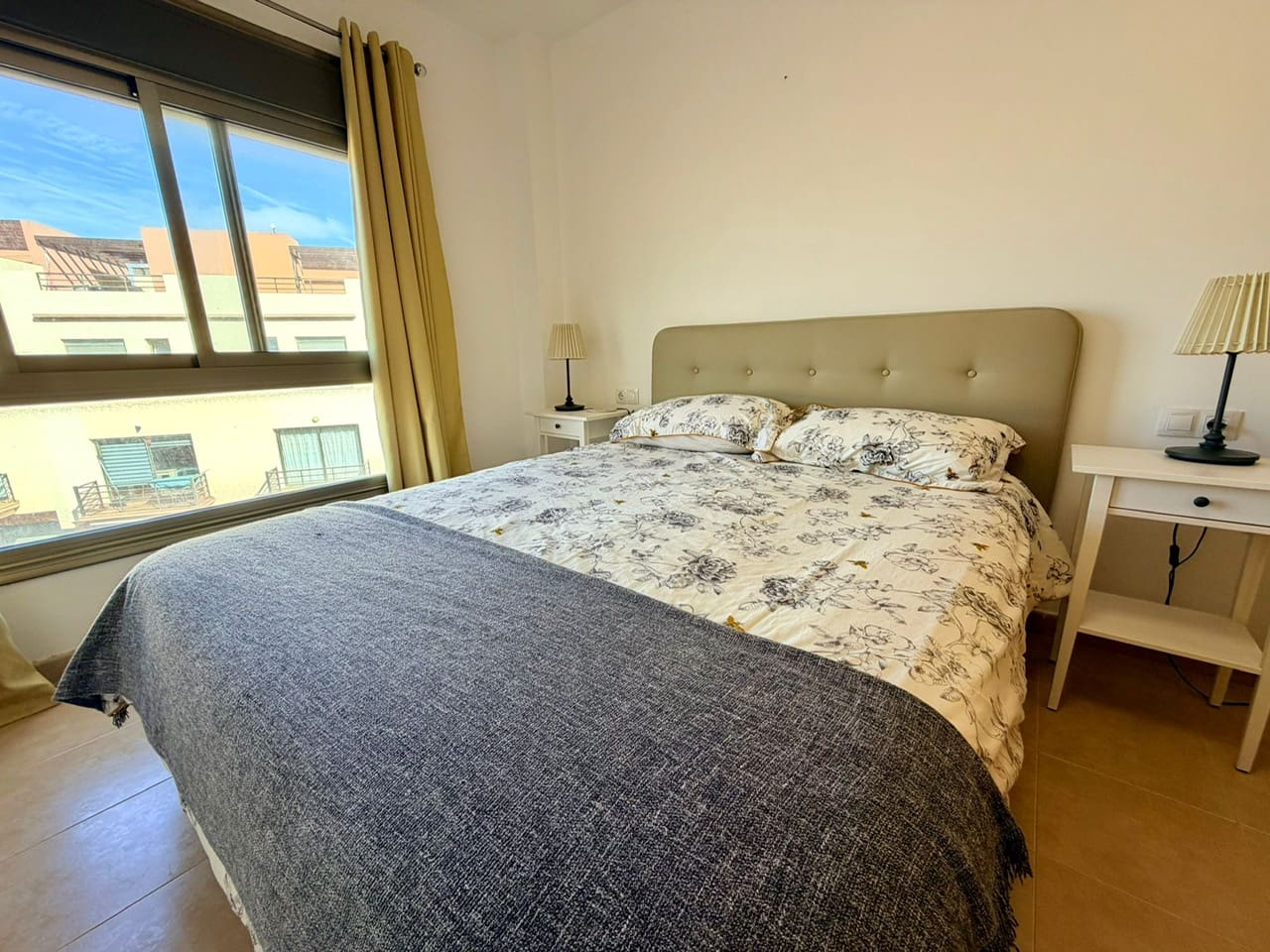 3 slaapkamer Rijtjeshuis te koop in Costa de Antigua met garage - € 240.000 (Ref: 9436426)