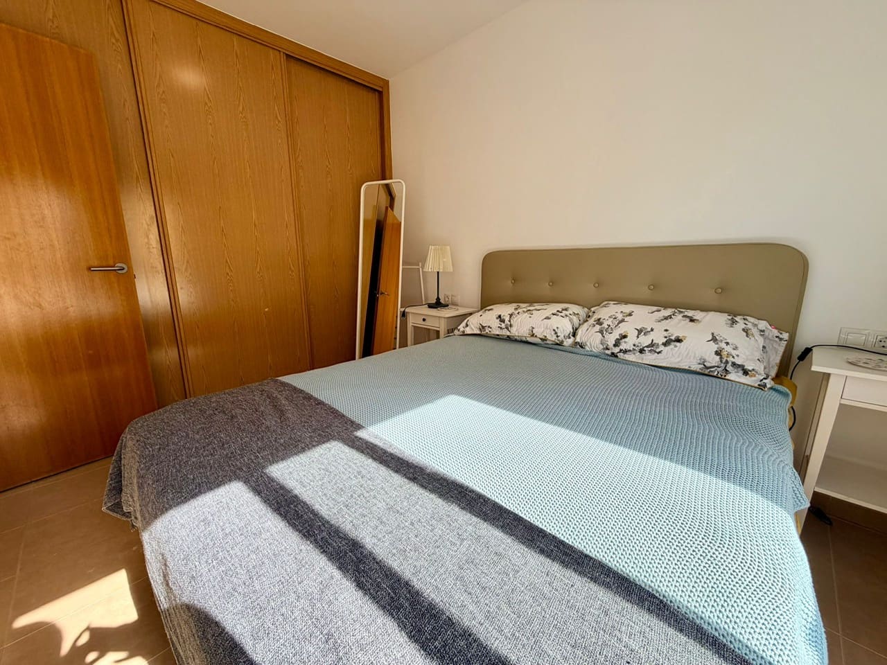 3 slaapkamer Rijtjeshuis te koop in Costa de Antigua met garage - € 240.000 (Ref: 9436426)