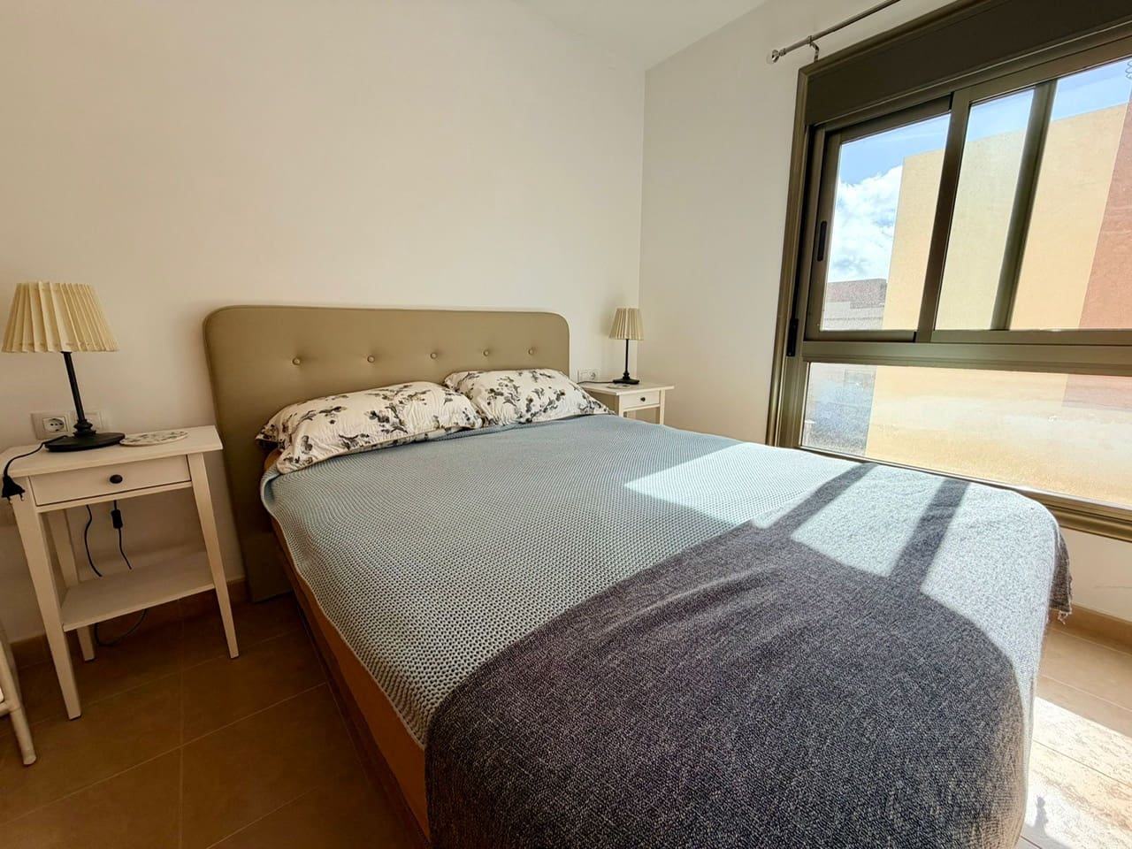 3 slaapkamer Rijtjeshuis te koop in Costa de Antigua met garage - € 240.000 (Ref: 9436426)