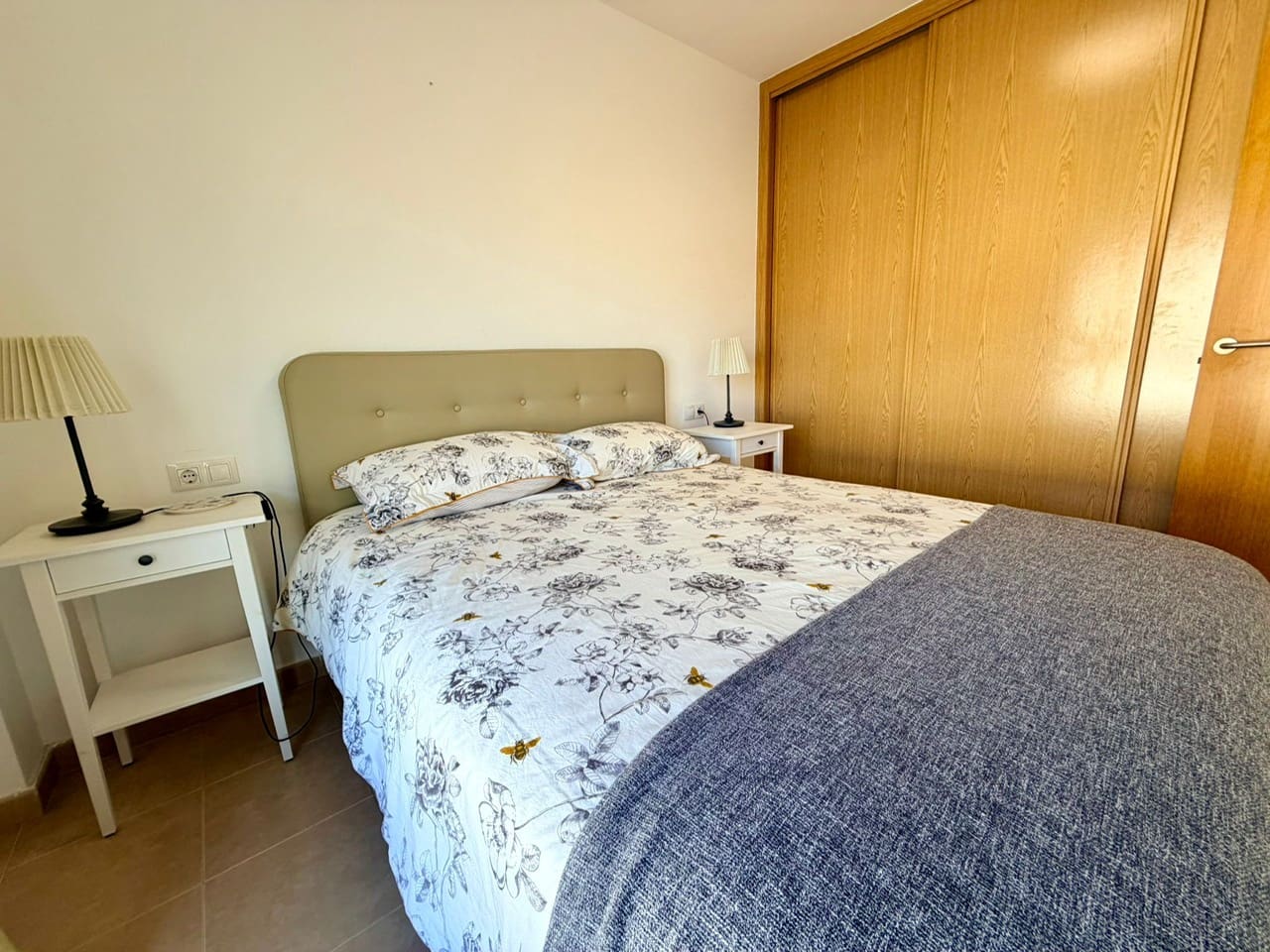 3 slaapkamer Rijtjeshuis te koop in Costa de Antigua met garage - € 240.000 (Ref: 9436426)