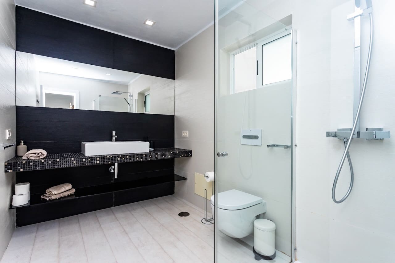 4 bedroom Villa for sale in Costa Teguise with pool garage - € 895,000 (Ref: 9494854)