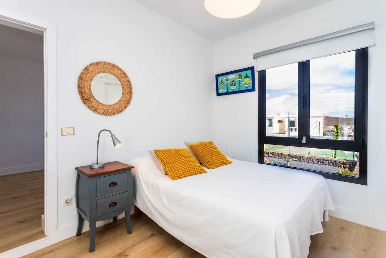 4 bedroom Villa for sale in Costa Teguise with pool garage - € 895,000 (Ref: 9494854)