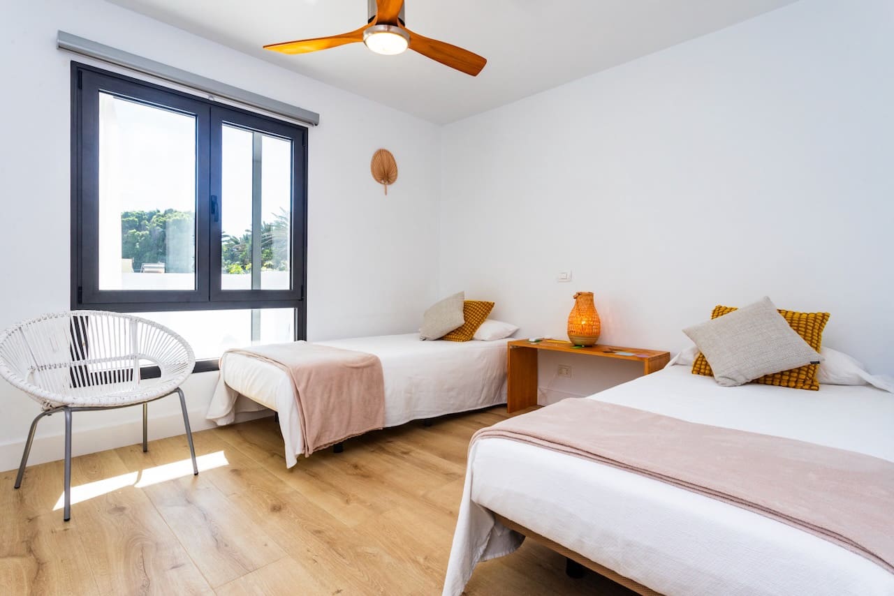 4 bedroom Villa for sale in Costa Teguise with pool garage - € 895,000 (Ref: 9494854)