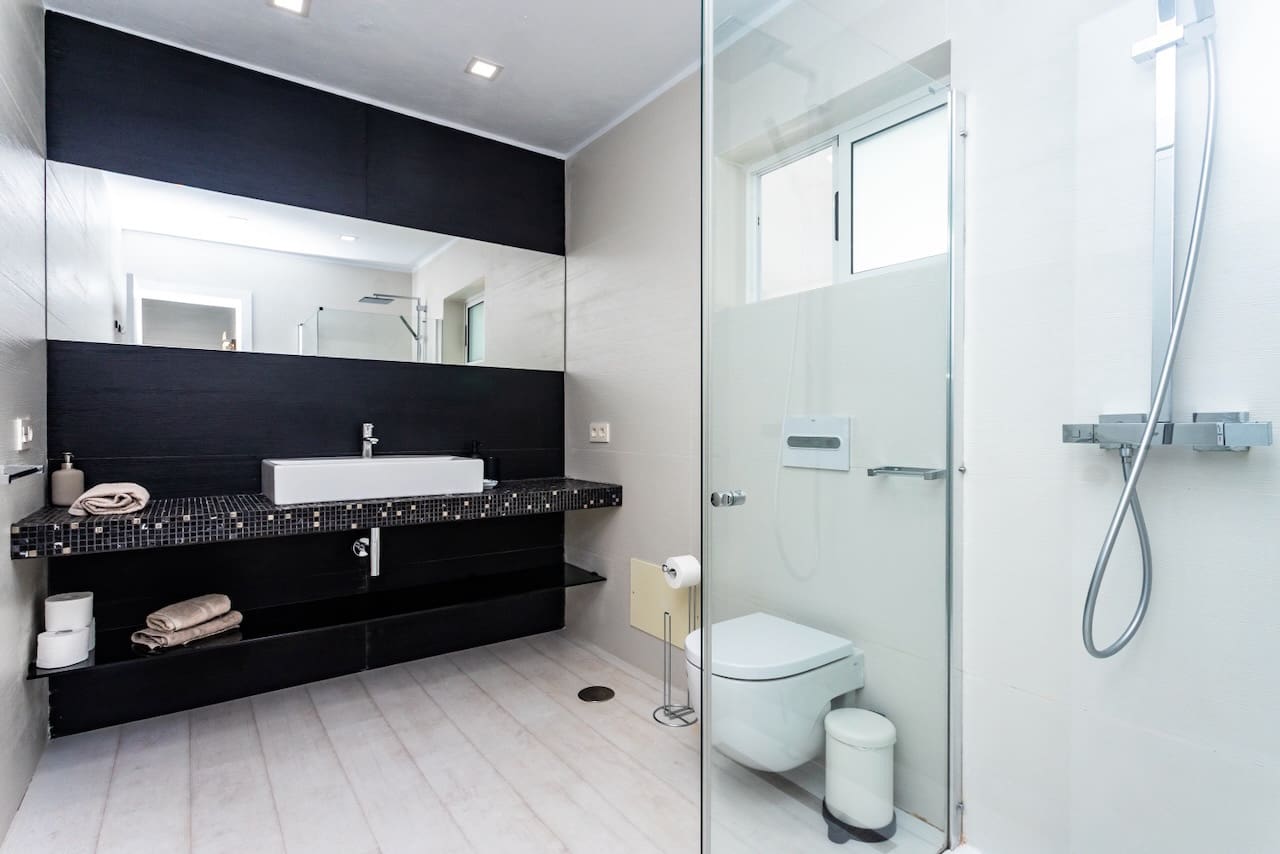 4 bedroom Villa for sale in Costa Teguise with pool garage - € 895,000 (Ref: 9494854)