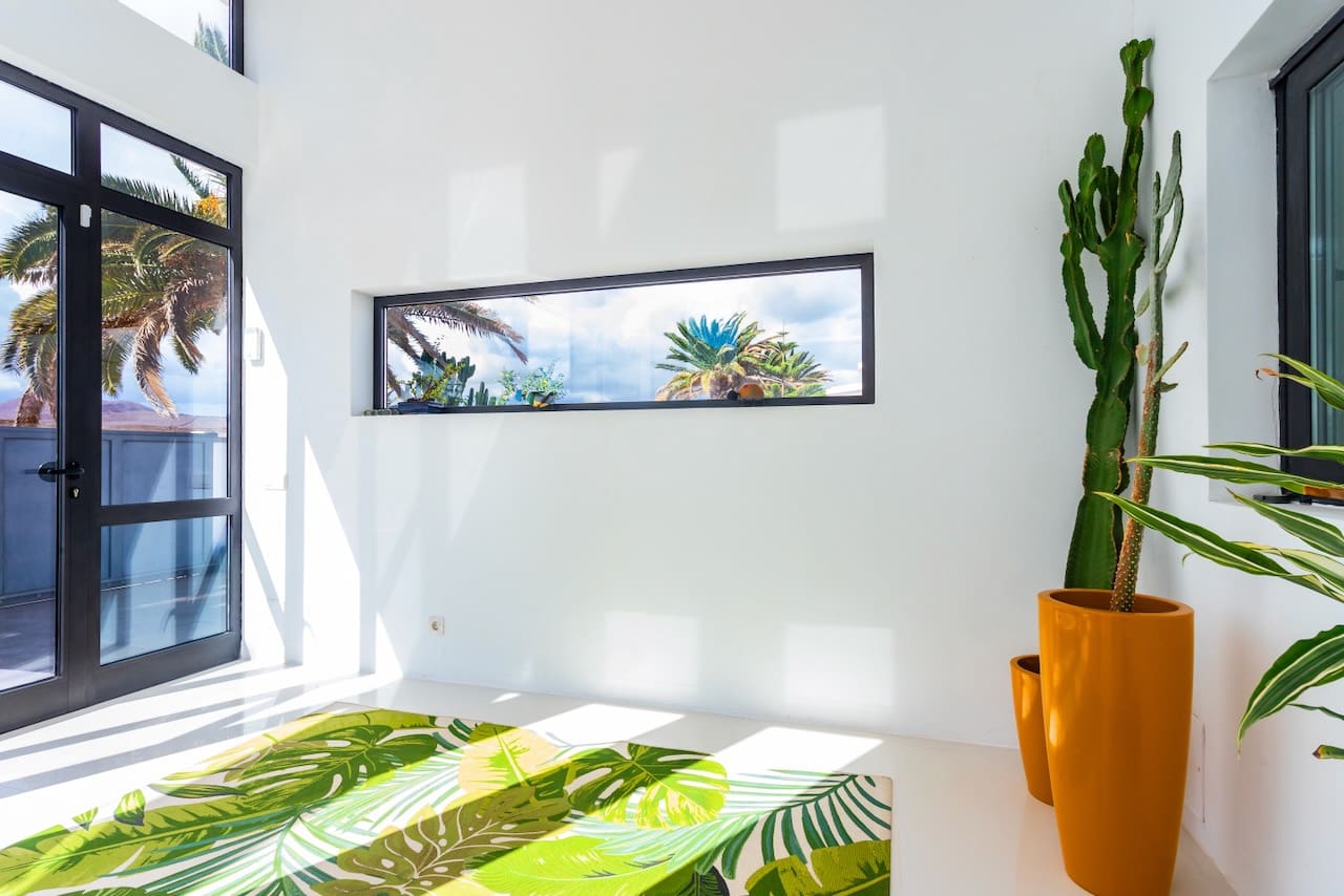 4 bedroom Villa for sale in Costa Teguise with pool garage - € 895,000 (Ref: 9494854)