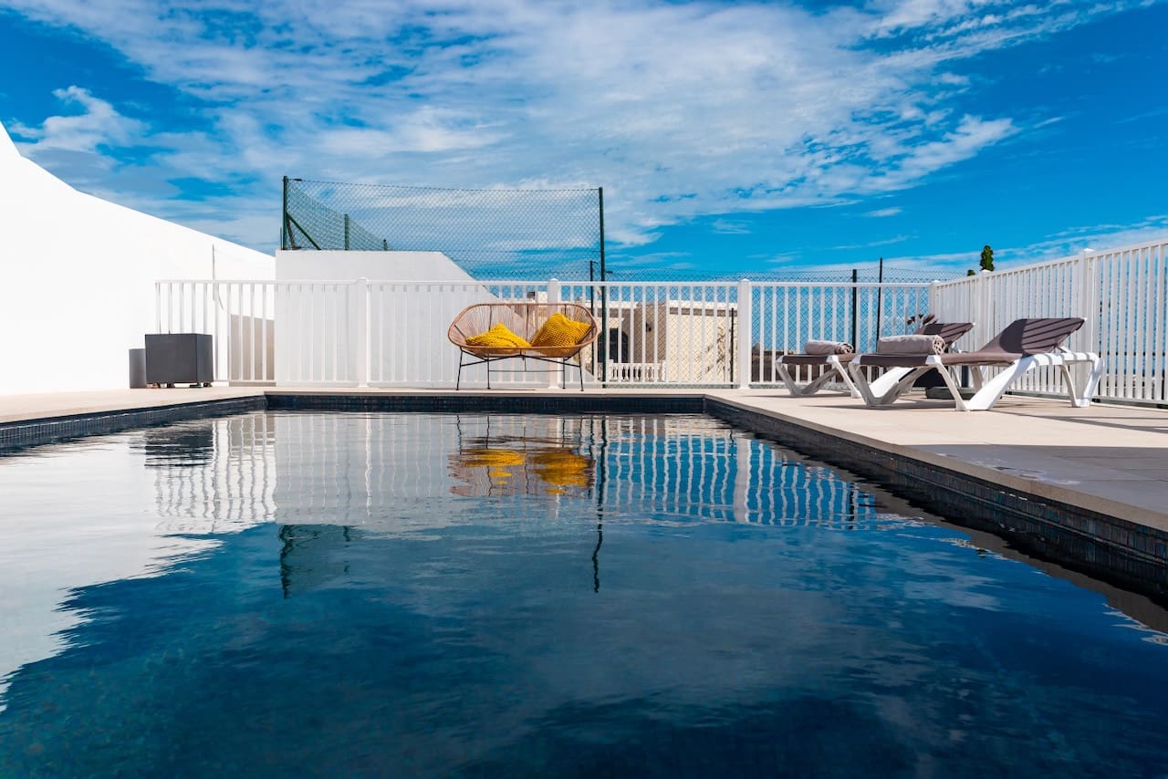 4 bedroom Villa for sale in Costa Teguise with pool garage - € 895,000 (Ref: 9494854)